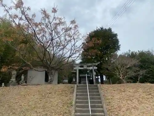 大神宮の{uncategorized: "未分類", other: "その他", undefined: "問題あり", building: "その他建物", grave: "お墓", sacred_gate: "鳥居", guardian: "狛犬", statue: "像", buddha: "仏像", history: "歴史", nature: "自然", garden: "庭園", animal: "動物", pagoda: "塔", temizu: "手水舎", mountain_gate: "山門・神門", sanctuary: "本殿・本堂", subordinate: "末社・摂社", art: "芸術", scenery: "景色", jizo: "地蔵", ema: "絵馬", goshuin: "御朱印", omikuji: "おみくじ", items: "授与品その他", amulet: "お守り", goshuincho: "御朱印帳", eats: "食事", festival: "お祭り", votive_dance: "神楽", shichigosan: "七五三参", wedding: "結婚式", experience: "体験その他", initially: "初詣", around: "周辺", anti_infection: "感染症対策"}