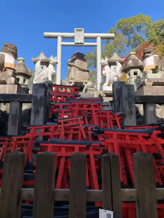 伏見稲荷大社三ノ峰(下之社神蹟・白菊大神)(京都府)