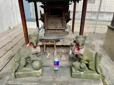 妙壽寺猿江別院（猿江稲荷社）の{uncategorized: "未分類", other: "その他", undefined: "問題あり", building: "その他建物", grave: "お墓", sacred_gate: "鳥居", guardian: "狛犬", statue: "像", buddha: "仏像", history: "歴史", nature: "自然", garden: "庭園", animal: "動物", pagoda: "塔", temizu: "手水舎", mountain_gate: "山門・神門", sanctuary: "本殿・本堂", subordinate: "末社・摂社", art: "芸術", scenery: "景色", jizo: "地蔵", ema: "絵馬", goshuin: "御朱印", omikuji: "おみくじ", items: "授与品その他", amulet: "お守り", goshuincho: "御朱印帳", eats: "食事", festival: "お祭り", votive_dance: "神楽", shichigosan: "七五三参", wedding: "結婚式", experience: "体験その他", initially: "初詣", around: "周辺", anti_infection: "感染症対策"}