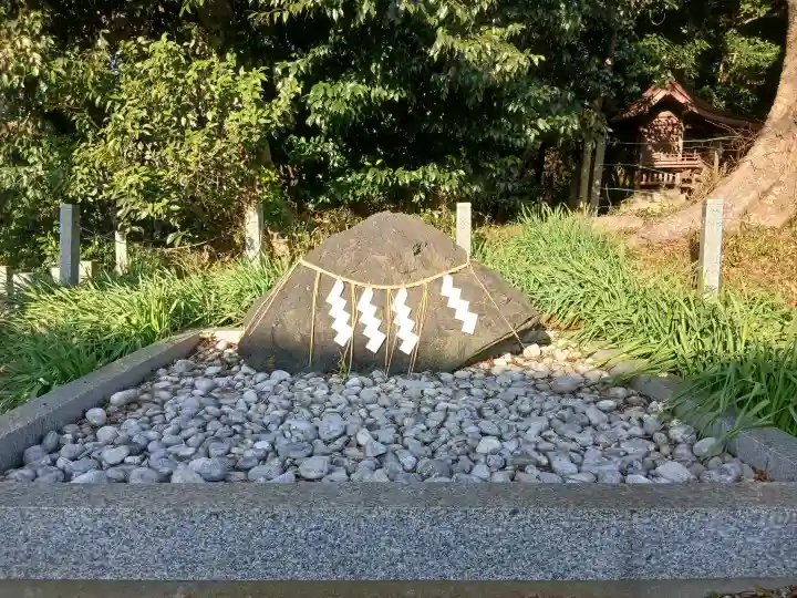 下総国三山 二宮神社の{uncategorized: "未分類", other: "その他", undefined: "問題あり", building: "その他建物", grave: "お墓", sacred_gate: "鳥居", guardian: "狛犬", statue: "像", buddha: "仏像", history: "歴史", nature: "自然", garden: "庭園", animal: "動物", pagoda: "塔", temizu: "手水舎", mountain_gate: "山門・神門", sanctuary: "本殿・本堂", subordinate: "末社・摂社", art: "芸術", scenery: "景色", jizo: "地蔵", ema: "絵馬", goshuin: "御朱印", omikuji: "おみくじ", items: "授与品その他", amulet: "お守り", goshuincho: "御朱印帳", eats: "食事", festival: "お祭り", votive_dance: "神楽", shichigosan: "七五三参", wedding: "結婚式", experience: "体験その他", initially: "初詣", around: "周辺", anti_infection: "感染症対策"}