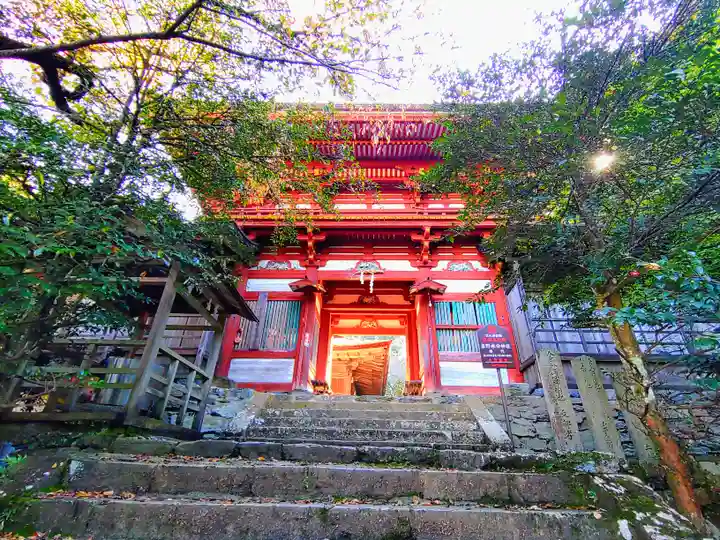 吉野水分神社(吉野町)の山門・神門