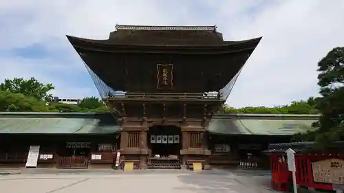 筥崎宮の山門