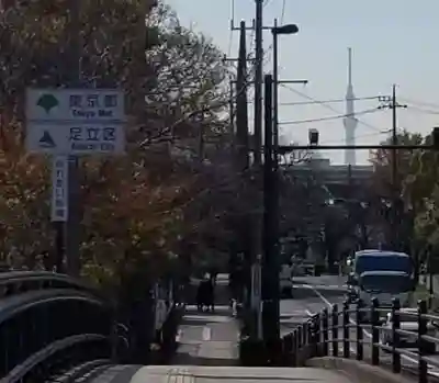 氷川神社の周辺