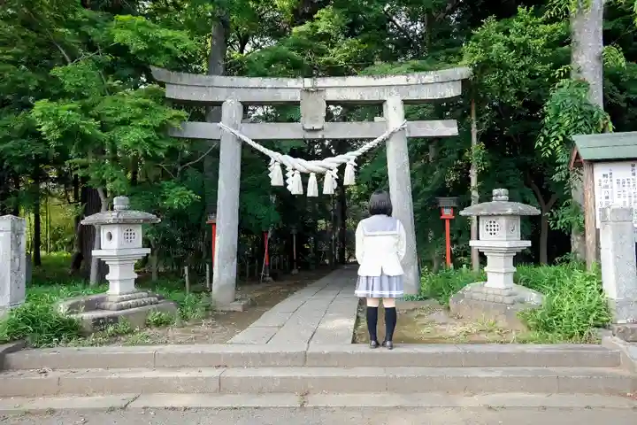 間々田八幡宮の鳥居