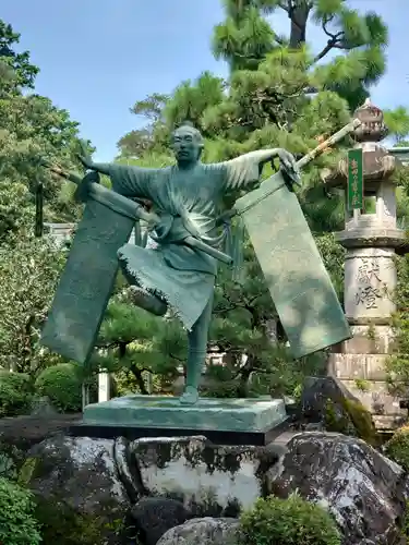 大井神社の像