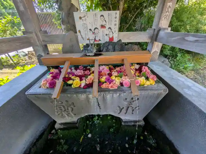 鳩ヶ谷氷川神社の{uncategorized: "未分類", other: "その他", undefined: "問題あり", building: "その他建物", grave: "お墓", sacred_gate: "鳥居", guardian: "狛犬", statue: "像", buddha: "仏像", history: "歴史", nature: "自然", garden: "庭園", animal: "動物", pagoda: "塔", temizu: "手水舎", mountain_gate: "山門・神門", sanctuary: "本殿・本堂", subordinate: "末社・摂社", art: "芸術", scenery: "景色", jizo: "地蔵", ema: "絵馬", goshuin: "御朱印", omikuji: "おみくじ", items: "授与品その他", amulet: "お守り", goshuincho: "御朱印帳", eats: "食事", festival: "お祭り", votive_dance: "神楽", shichigosan: "七五三参", wedding: "結婚式", experience: "体験その他", initially: "初詣", around: "周辺", anti_infection: "感染症対策"}