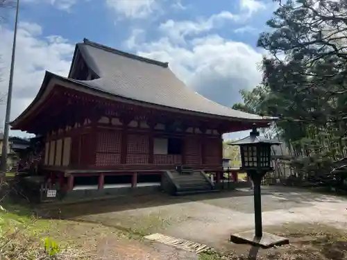 達谷西光寺の本殿・本堂