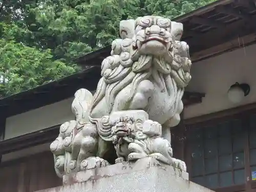 岩田神社の狛犬