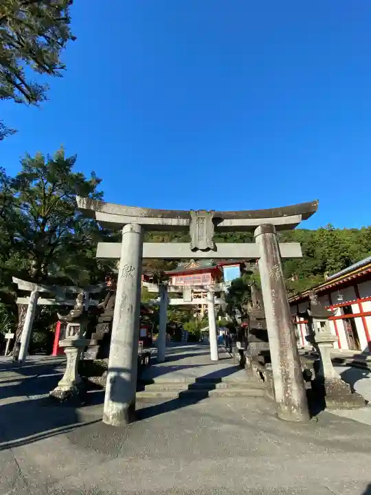 祐徳稲荷神社の{uncategorized: "未分類", other: "その他", undefined: "問題あり", building: "その他建物", grave: "お墓", sacred_gate: "鳥居", guardian: "狛犬", statue: "像", buddha: "仏像", history: "歴史", nature: "自然", garden: "庭園", animal: "動物", pagoda: "塔", temizu: "手水舎", mountain_gate: "山門・神門", sanctuary: "本殿・本堂", subordinate: "末社・摂社", art: "芸術", scenery: "景色", jizo: "地蔵", ema: "絵馬", goshuin: "御朱印", omikuji: "おみくじ", items: "授与品その他", amulet: "お守り", goshuincho: "御朱印帳", eats: "食事", festival: "お祭り", votive_dance: "神楽", shichigosan: "七五三参", wedding: "結婚式", experience: "体験その他", initially: "初詣", around: "周辺", anti_infection: "感染症対策"}