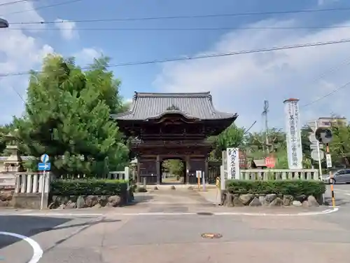 新長谷寺の山門