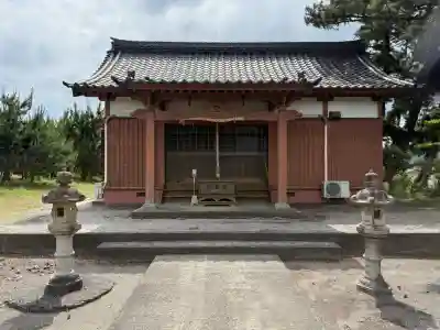 龍王神社(三四軒屋龍王神社)の{uncategorized: "未分類", other: "その他", undefined: "問題あり", building: "その他建物", grave: "お墓", sacred_gate: "鳥居", guardian: "狛犬", statue: "像", buddha: "仏像", history: "歴史", nature: "自然", garden: "庭園", animal: "動物", pagoda: "塔", temizu: "手水舎", mountain_gate: "山門・神門", sanctuary: "本殿・本堂", subordinate: "末社・摂社", art: "芸術", scenery: "景色", jizo: "地蔵", ema: "絵馬", goshuin: "御朱印", omikuji: "おみくじ", items: "授与品その他", amulet: "お守り", goshuincho: "御朱印帳", eats: "食事", festival: "お祭り", votive_dance: "神楽", shichigosan: "七五三参", wedding: "結婚式", experience: "体験その他", initially: "初詣", around: "周辺", anti_infection: "感染症対策"}