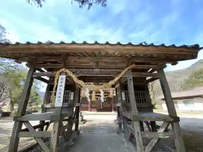 大本八幡神社の山門・神門