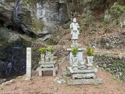 星谷寺（星の岩屋）(徳島県)