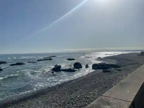 大洗磯前神社の{uncategorized: "未分類", other: "その他", undefined: "問題あり", building: "その他建物", grave: "お墓", sacred_gate: "鳥居", guardian: "狛犬", statue: "像", buddha: "仏像", history: "歴史", nature: "自然", garden: "庭園", animal: "動物", pagoda: "塔", temizu: "手水舎", mountain_gate: "山門・神門", sanctuary: "本殿・本堂", subordinate: "末社・摂社", art: "芸術", scenery: "景色", jizo: "地蔵", ema: "絵馬", goshuin: "御朱印", omikuji: "おみくじ", items: "授与品その他", amulet: "お守り", goshuincho: "御朱印帳", eats: "食事", festival: "お祭り", votive_dance: "神楽", shichigosan: "七五三参", wedding: "結婚式", experience: "体験その他", initially: "初詣", around: "周辺", anti_infection: "感染症対策"}