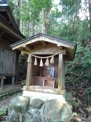 高尾神社の末社・摂社