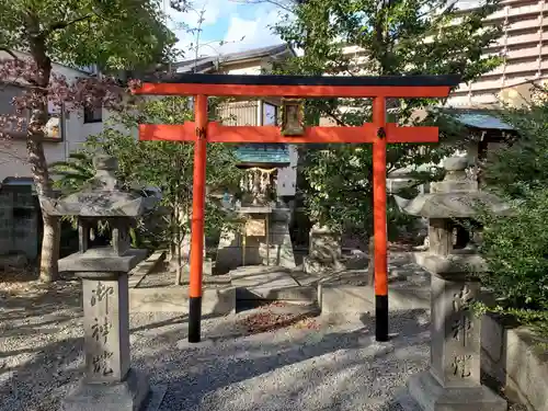 呉服神社の末社・摂社