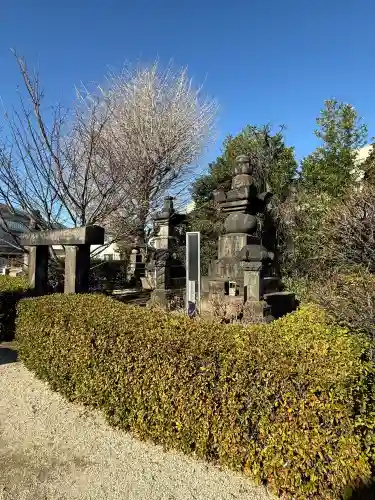 伝通院の{uncategorized: "未分類", other: "その他", undefined: "問題あり", building: "その他建物", grave: "お墓", sacred_gate: "鳥居", guardian: "狛犬", statue: "像", buddha: "仏像", history: "歴史", nature: "自然", garden: "庭園", animal: "動物", pagoda: "塔", temizu: "手水舎", mountain_gate: "山門・神門", sanctuary: "本殿・本堂", subordinate: "末社・摂社", art: "芸術", scenery: "景色", jizo: "地蔵", ema: "絵馬", goshuin: "御朱印", omikuji: "おみくじ", items: "授与品その他", amulet: "お守り", goshuincho: "御朱印帳", eats: "食事", festival: "お祭り", votive_dance: "神楽", shichigosan: "七五三参", wedding: "結婚式", experience: "体験その他", initially: "初詣", around: "周辺", anti_infection: "感染症対策"}