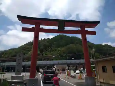 高尾山麓氷川神社の鳥居