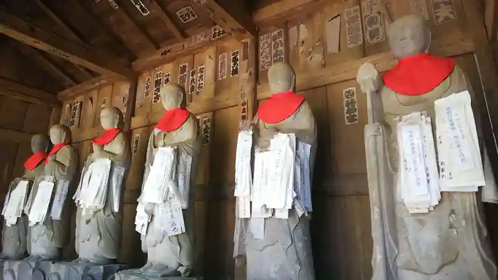 岩殿山安楽寺(吉見観音)の地蔵