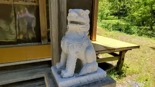 富沢神社の狛犬