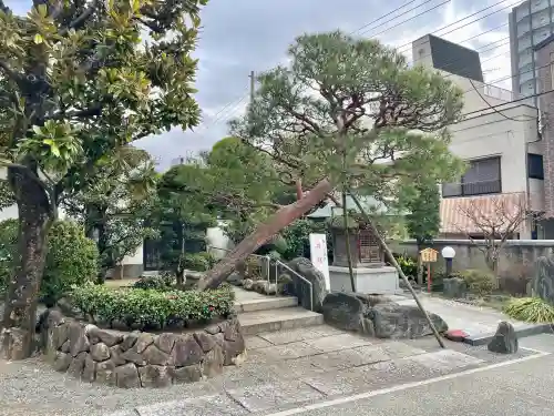 東覺寺の{uncategorized: "未分類", other: "その他", undefined: "問題あり", building: "その他建物", grave: "お墓", sacred_gate: "鳥居", guardian: "狛犬", statue: "像", buddha: "仏像", history: "歴史", nature: "自然", garden: "庭園", animal: "動物", pagoda: "塔", temizu: "手水舎", mountain_gate: "山門・神門", sanctuary: "本殿・本堂", subordinate: "末社・摂社", art: "芸術", scenery: "景色", jizo: "地蔵", ema: "絵馬", goshuin: "御朱印", omikuji: "おみくじ", items: "授与品その他", amulet: "お守り", goshuincho: "御朱印帳", eats: "食事", festival: "お祭り", votive_dance: "神楽", shichigosan: "七五三参", wedding: "結婚式", experience: "体験その他", initially: "初詣", around: "周辺", anti_infection: "感染症対策"}