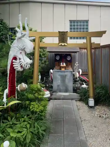 蛇窪神社の{uncategorized: "未分類", other: "その他", undefined: "問題あり", building: "その他建物", grave: "お墓", sacred_gate: "鳥居", guardian: "狛犬", statue: "像", buddha: "仏像", history: "歴史", nature: "自然", garden: "庭園", animal: "動物", pagoda: "塔", temizu: "手水舎", mountain_gate: "山門・神門", sanctuary: "本殿・本堂", subordinate: "末社・摂社", art: "芸術", scenery: "景色", jizo: "地蔵", ema: "絵馬", goshuin: "御朱印", omikuji: "おみくじ", items: "授与品その他", amulet: "お守り", goshuincho: "御朱印帳", eats: "食事", festival: "お祭り", votive_dance: "神楽", shichigosan: "七五三参", wedding: "結婚式", experience: "体験その他", initially: "初詣", around: "周辺", anti_infection: "感染症対策"}