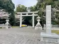 栃木縣護國神社の{uncategorized: "未分類", other: "その他", undefined: "問題あり", building: "その他建物", grave: "お墓", sacred_gate: "鳥居", guardian: "狛犬", statue: "像", buddha: "仏像", history: "歴史", nature: "自然", garden: "庭園", animal: "動物", pagoda: "塔", temizu: "手水舎", mountain_gate: "山門・神門", sanctuary: "本殿・本堂", subordinate: "末社・摂社", art: "芸術", scenery: "景色", jizo: "地蔵", ema: "絵馬", goshuin: "御朱印", omikuji: "おみくじ", items: "授与品その他", amulet: "お守り", goshuincho: "御朱印帳", eats: "食事", festival: "お祭り", votive_dance: "神楽", shichigosan: "七五三参", wedding: "結婚式", experience: "体験その他", initially: "初詣", around: "周辺", anti_infection: "感染症対策"}