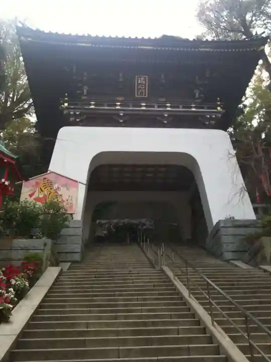 江島神社の山門・神門