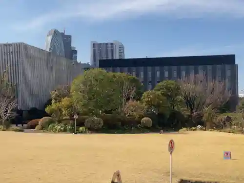 朝日弁財天の周辺