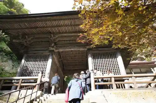 宝珠山 立石寺の山門