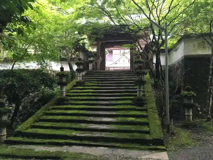 瑠璃寺の山門・神門