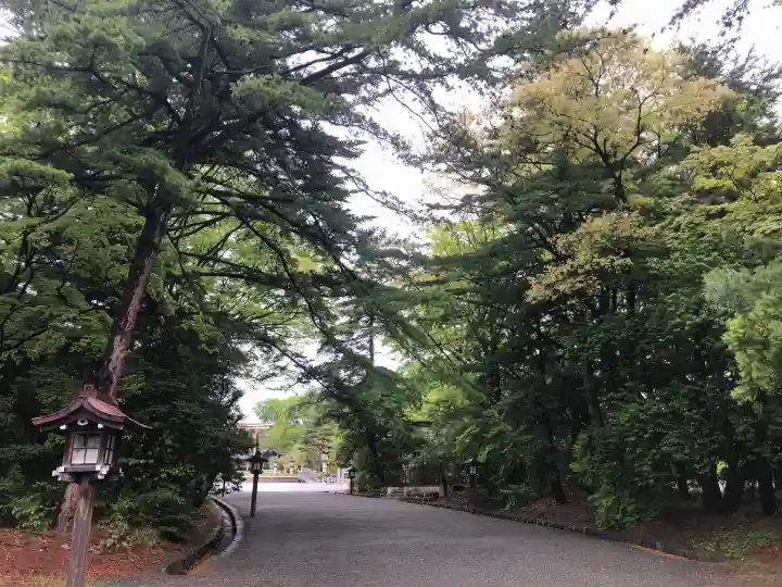 長野縣護國神社の{uncategorized: "未分類", other: "その他", undefined: "問題あり", building: "その他建物", grave: "お墓", sacred_gate: "鳥居", guardian: "狛犬", statue: "像", buddha: "仏像", history: "歴史", nature: "自然", garden: "庭園", animal: "動物", pagoda: "塔", temizu: "手水舎", mountain_gate: "山門・神門", sanctuary: "本殿・本堂", subordinate: "末社・摂社", art: "芸術", scenery: "景色", jizo: "地蔵", ema: "絵馬", goshuin: "御朱印", omikuji: "おみくじ", items: "授与品その他", amulet: "お守り", goshuincho: "御朱印帳", eats: "食事", festival: "お祭り", votive_dance: "神楽", shichigosan: "七五三参", wedding: "結婚式", experience: "体験その他", initially: "初詣", around: "周辺", anti_infection: "感染症対策"}