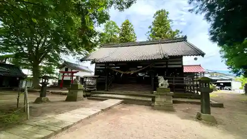 白鳥神社の本殿