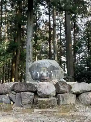岩戸別神社の{uncategorized: "未分類", other: "その他", undefined: "問題あり", building: "その他建物", grave: "お墓", sacred_gate: "鳥居", guardian: "狛犬", statue: "像", buddha: "仏像", history: "歴史", nature: "自然", garden: "庭園", animal: "動物", pagoda: "塔", temizu: "手水舎", mountain_gate: "山門・神門", sanctuary: "本殿・本堂", subordinate: "末社・摂社", art: "芸術", scenery: "景色", jizo: "地蔵", ema: "絵馬", goshuin: "御朱印", omikuji: "おみくじ", items: "授与品その他", amulet: "お守り", goshuincho: "御朱印帳", eats: "食事", festival: "お祭り", votive_dance: "神楽", shichigosan: "七五三参", wedding: "結婚式", experience: "体験その他", initially: "初詣", around: "周辺", anti_infection: "感染症対策"}