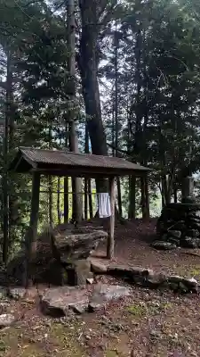 出雲神社の{uncategorized: "未分類", other: "その他", undefined: "問題あり", building: "その他建物", grave: "お墓", sacred_gate: "鳥居", guardian: "狛犬", statue: "像", buddha: "仏像", history: "歴史", nature: "自然", garden: "庭園", animal: "動物", pagoda: "塔", temizu: "手水舎", mountain_gate: "山門・神門", sanctuary: "本殿・本堂", subordinate: "末社・摂社", art: "芸術", scenery: "景色", jizo: "地蔵", ema: "絵馬", goshuin: "御朱印", omikuji: "おみくじ", items: "授与品その他", amulet: "お守り", goshuincho: "御朱印帳", eats: "食事", festival: "お祭り", votive_dance: "神楽", shichigosan: "七五三参", wedding: "結婚式", experience: "体験その他", initially: "初詣", around: "周辺", anti_infection: "感染症対策"}