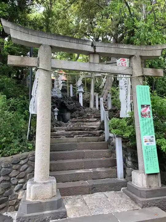 多摩川浅間神社の鳥居
