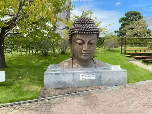 東本願寺本廟 牛久浄苑（牛久大仏）の仏像