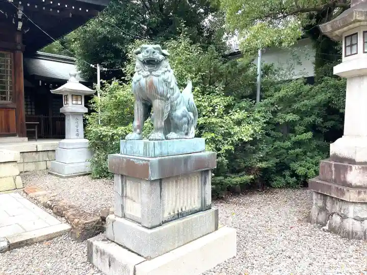 溝旗神社(肇國神社)の狛犬