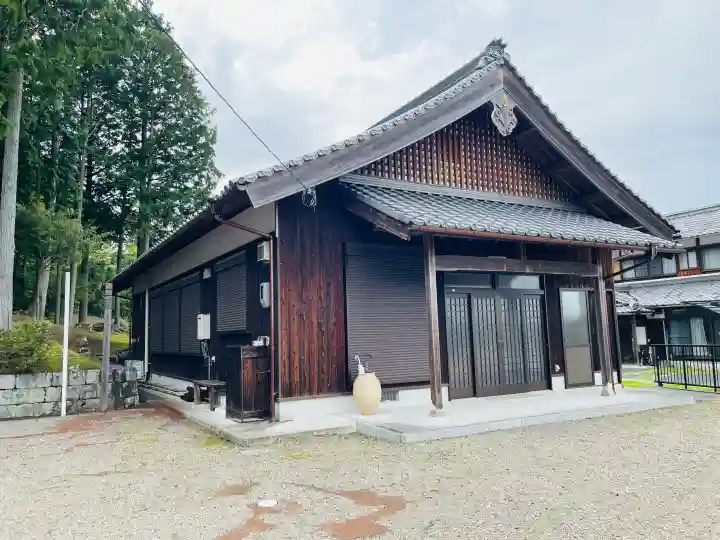 円満寺の{uncategorized: "未分類", other: "その他", undefined: "問題あり", building: "その他建物", grave: "お墓", sacred_gate: "鳥居", guardian: "狛犬", statue: "像", buddha: "仏像", history: "歴史", nature: "自然", garden: "庭園", animal: "動物", pagoda: "塔", temizu: "手水舎", mountain_gate: "山門・神門", sanctuary: "本殿・本堂", subordinate: "末社・摂社", art: "芸術", scenery: "景色", jizo: "地蔵", ema: "絵馬", goshuin: "御朱印", omikuji: "おみくじ", items: "授与品その他", amulet: "お守り", goshuincho: "御朱印帳", eats: "食事", festival: "お祭り", votive_dance: "神楽", shichigosan: "七五三参", wedding: "結婚式", experience: "体験その他", initially: "初詣", around: "周辺", anti_infection: "感染症対策"}