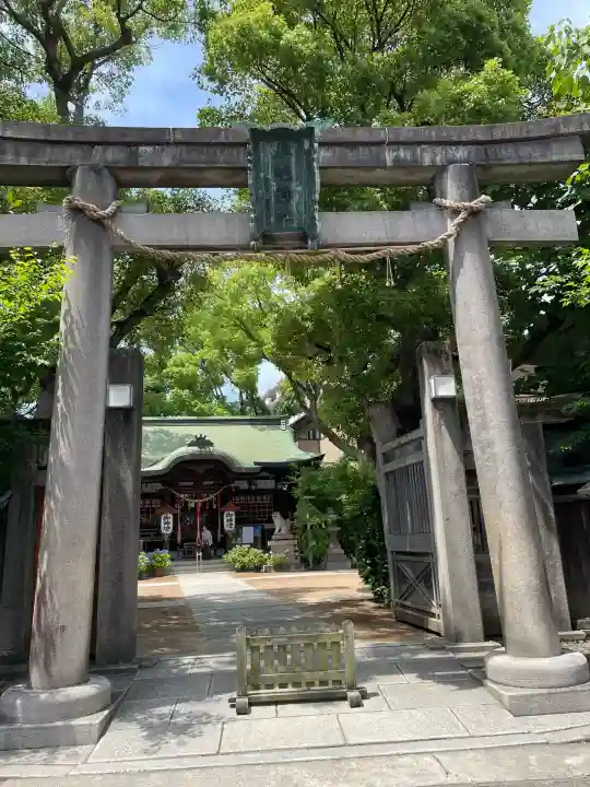 海老江八坂神社の{uncategorized: "未分類", other: "その他", undefined: "問題あり", building: "その他建物", grave: "お墓", sacred_gate: "鳥居", guardian: "狛犬", statue: "像", buddha: "仏像", history: "歴史", nature: "自然", garden: "庭園", animal: "動物", pagoda: "塔", temizu: "手水舎", mountain_gate: "山門・神門", sanctuary: "本殿・本堂", subordinate: "末社・摂社", art: "芸術", scenery: "景色", jizo: "地蔵", ema: "絵馬", goshuin: "御朱印", omikuji: "おみくじ", items: "授与品その他", amulet: "お守り", goshuincho: "御朱印帳", eats: "食事", festival: "お祭り", votive_dance: "神楽", shichigosan: "七五三参", wedding: "結婚式", experience: "体験その他", initially: "初詣", around: "周辺", anti_infection: "感染症対策"}