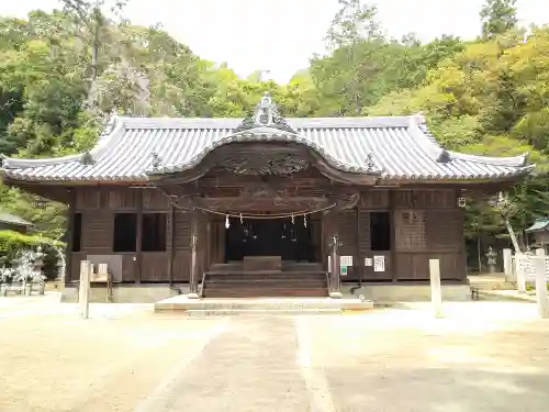 由加神社（和気由加神社）の本殿