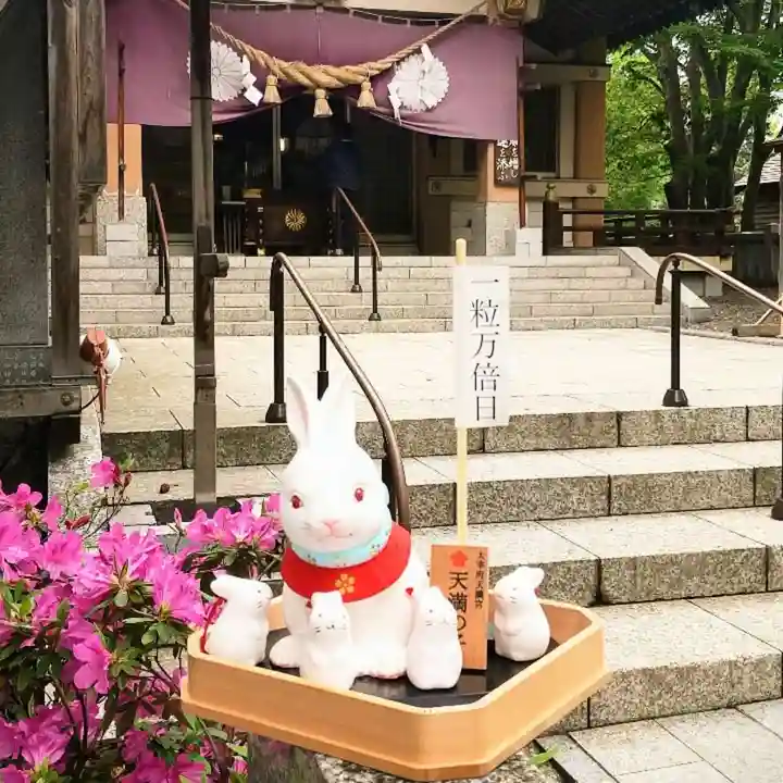 彌彦神社 (伊夜日子神社)の像