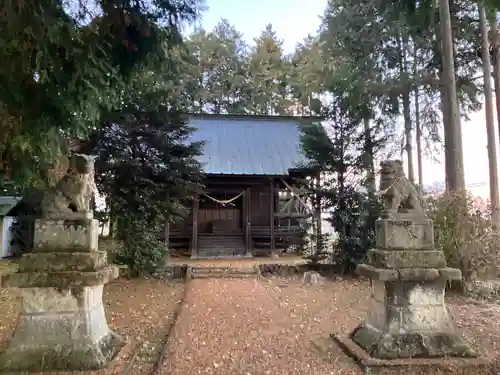 小室神社の本殿・本堂