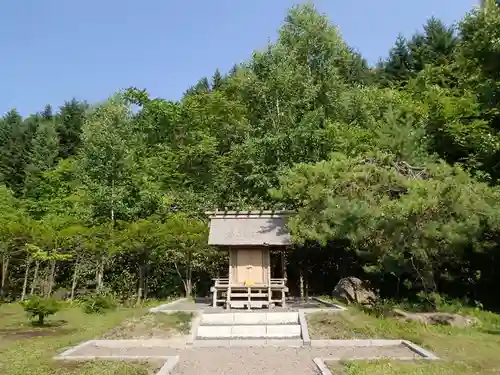 二見湖畔神社の本殿