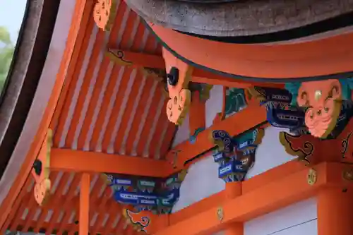 泉穴師神社の本殿