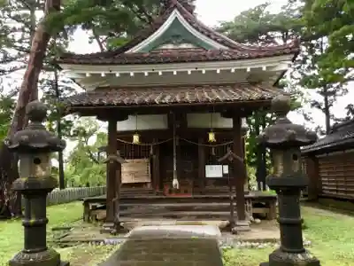 鶴岡護国神社の本殿・本堂