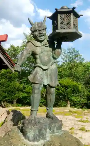 中富良野神社の像