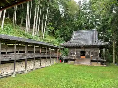 子檀嶺神社の{uncategorized: "未分類", other: "その他", undefined: "問題あり", building: "その他建物", grave: "お墓", sacred_gate: "鳥居", guardian: "狛犬", statue: "像", buddha: "仏像", history: "歴史", nature: "自然", garden: "庭園", animal: "動物", pagoda: "塔", temizu: "手水舎", mountain_gate: "山門・神門", sanctuary: "本殿・本堂", subordinate: "末社・摂社", art: "芸術", scenery: "景色", jizo: "地蔵", ema: "絵馬", goshuin: "御朱印", omikuji: "おみくじ", items: "授与品その他", amulet: "お守り", goshuincho: "御朱印帳", eats: "食事", festival: "お祭り", votive_dance: "神楽", shichigosan: "七五三参", wedding: "結婚式", experience: "体験その他", initially: "初詣", around: "周辺", anti_infection: "感染症対策"}