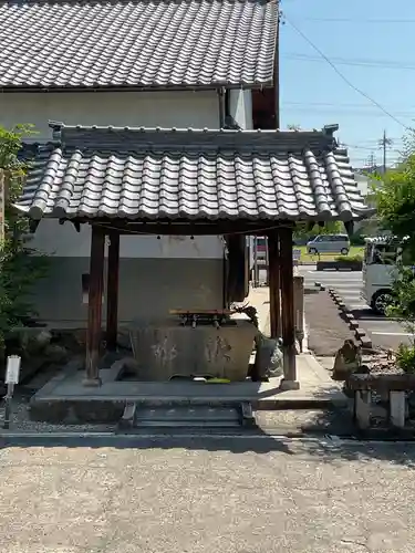 新羅神社の手水舎