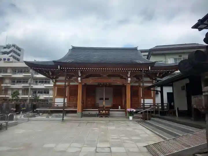 東覺寺の本殿・本堂